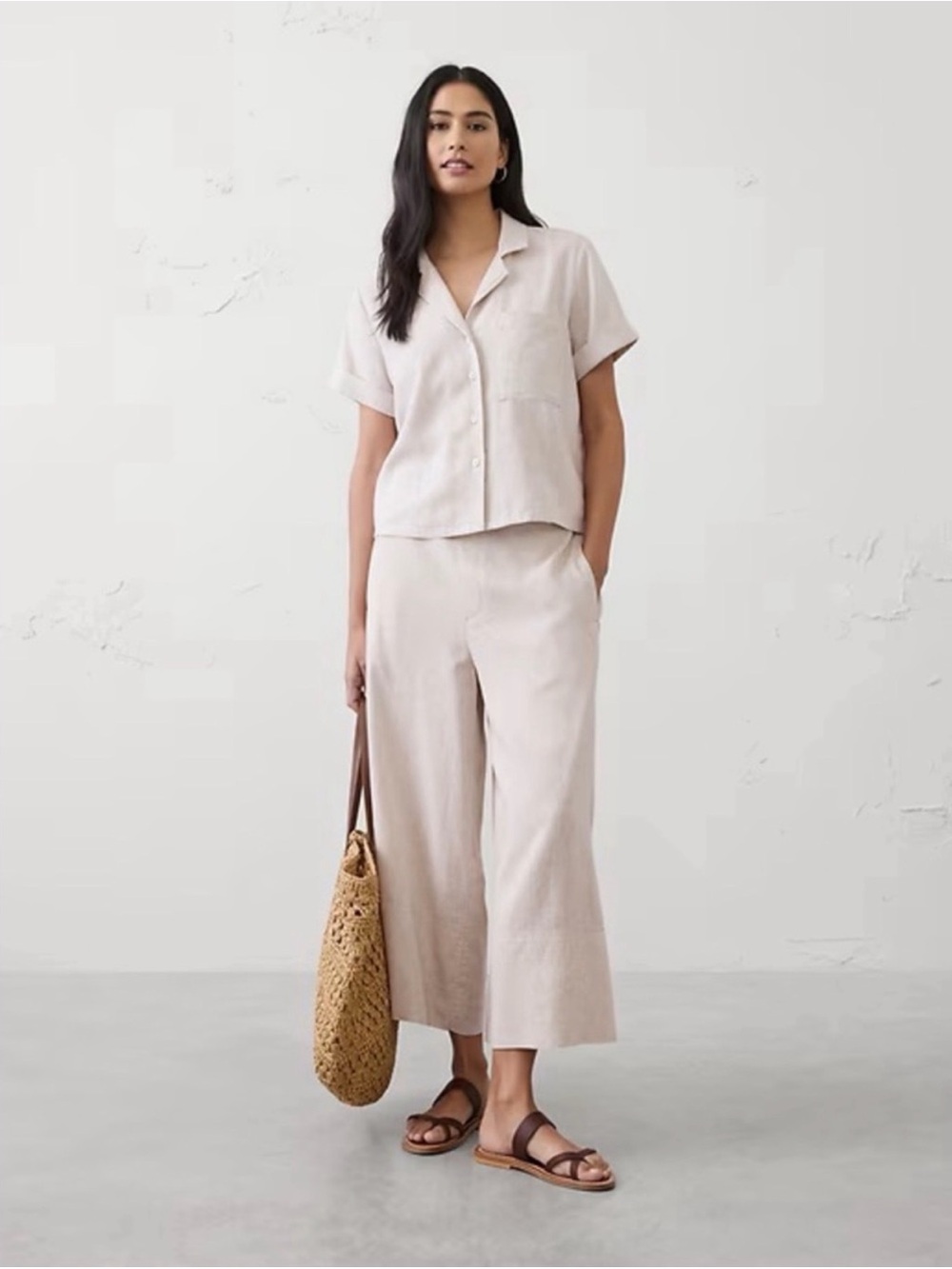 BANANA REPUBLIC Linen Blend High Rise Wide Leg Cropped Pant in Flax size Medium